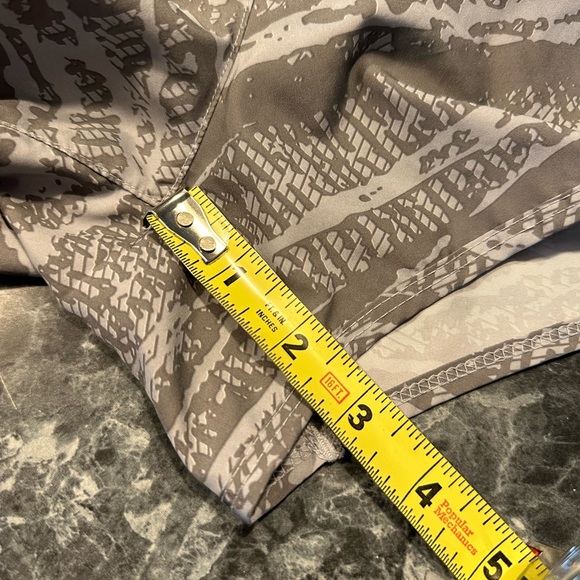 Nike women’s Ohio State Buckeyes gray and black shorts… Size medium - Picture 7 of 11